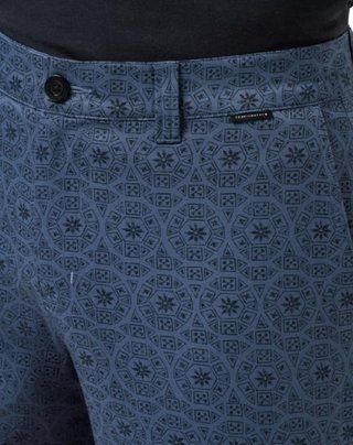 Travis Mathew Beyond the limits pantalones cortos de hombre, mood indigo/vintage indigo