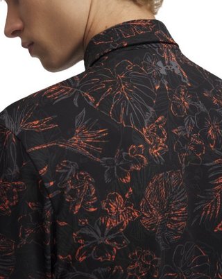 Under Armour Playoff 3.0 Printed polo de hombre, negro/fuego/castlerock