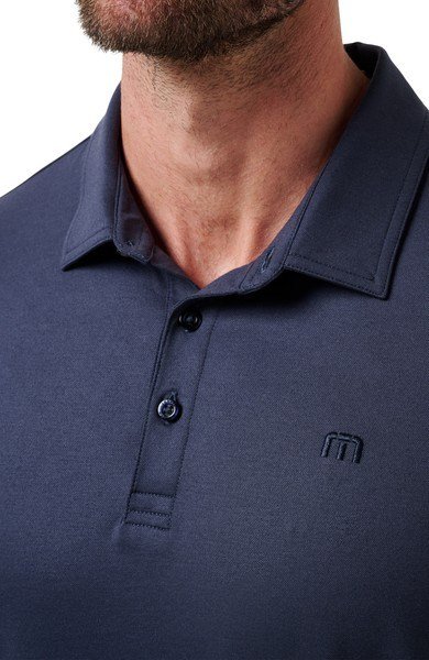 Travis Mathew Featherweight Performance polo de hombre, total eclipse