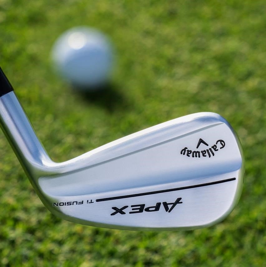 Callaway Apex Ti Fusion Plated hierros de hombre, grafito