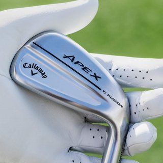 Callaway Apex Ti Fusion 250 Plated hierros de hombre, grafito