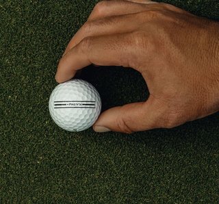 Titleist Pro V1x Left Dash AIM Enhanced pelotas de golf 2026