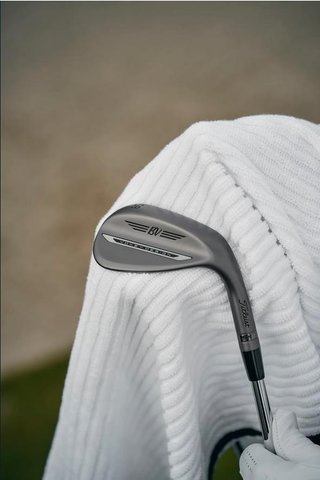 Titleist SM11 Jet Black wedge, acero