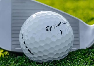 TaylorMade TP5 Stripe pelotas de golf 2026