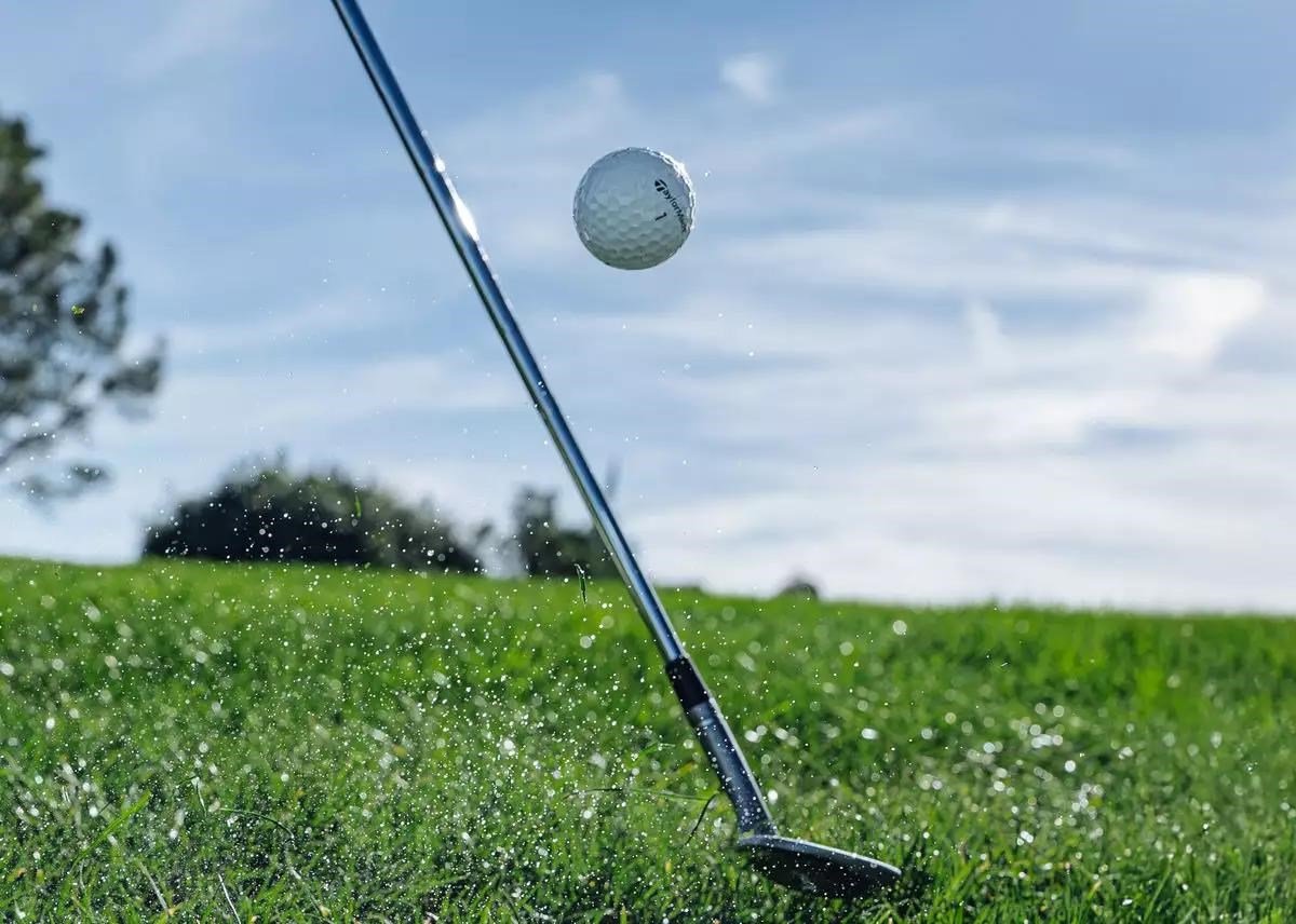 TaylorMade TP5 Stripe pelotas de golf 2026