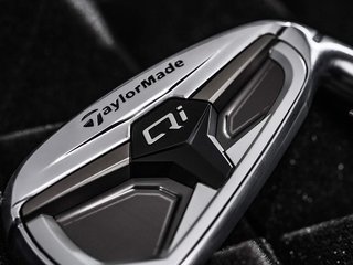 TaylorMade Qi Max hierros de hombre, grafito