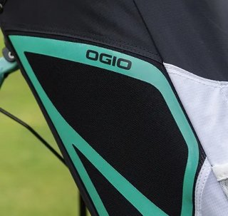 Ogio Featherlite stand bag, negro