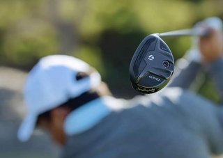 TaylorMade Qi4D Max híbrido para hombre