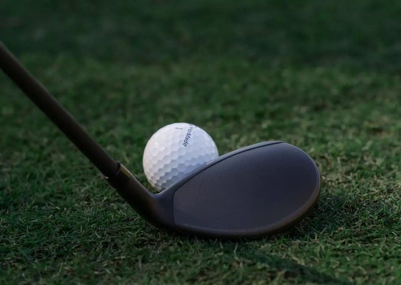 TaylorMade Qi4D Max híbrido para hombre