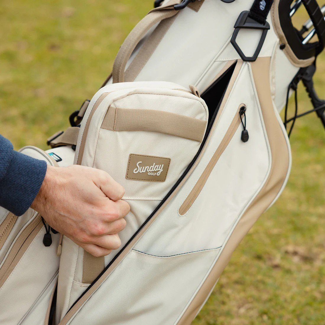 Sunday Golf Big Frosty Can Cooler Tostado Almendra