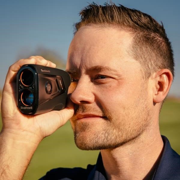Bushnell Tour V7 Shift telémetro láser
