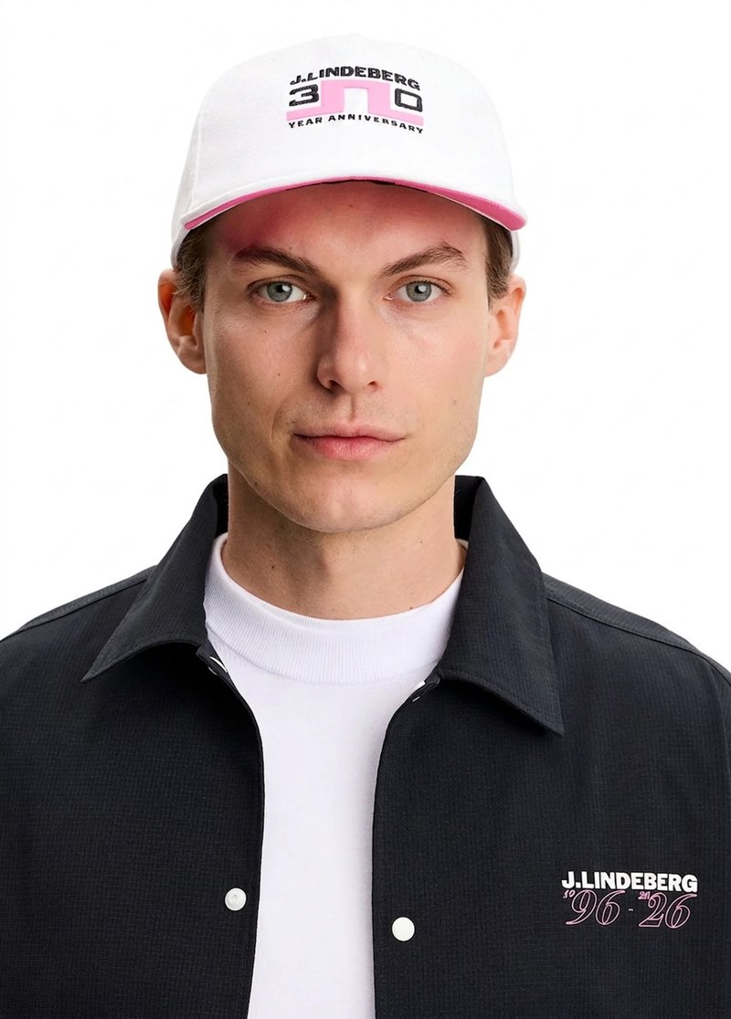 J.Lindeberg 30Y gorra, blanca