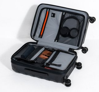 Ogio Renegade Vault carry-on bag, blanco