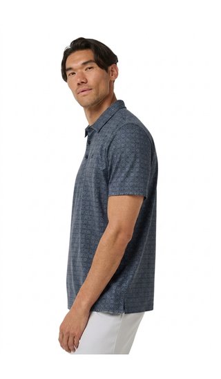 Travis Mathew Featherweight Trophy Ready polo de hombre, total eclipse