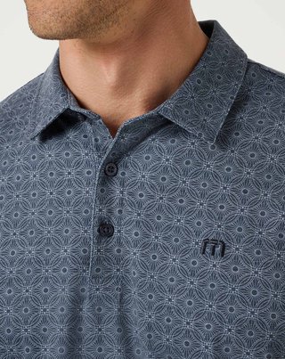 Travis Mathew Featherweight Trophy Ready polo de hombre, total eclipse