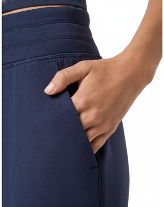 Travis Mathew Skyloft Soft Ankle pantalones de mujer, navy blazer