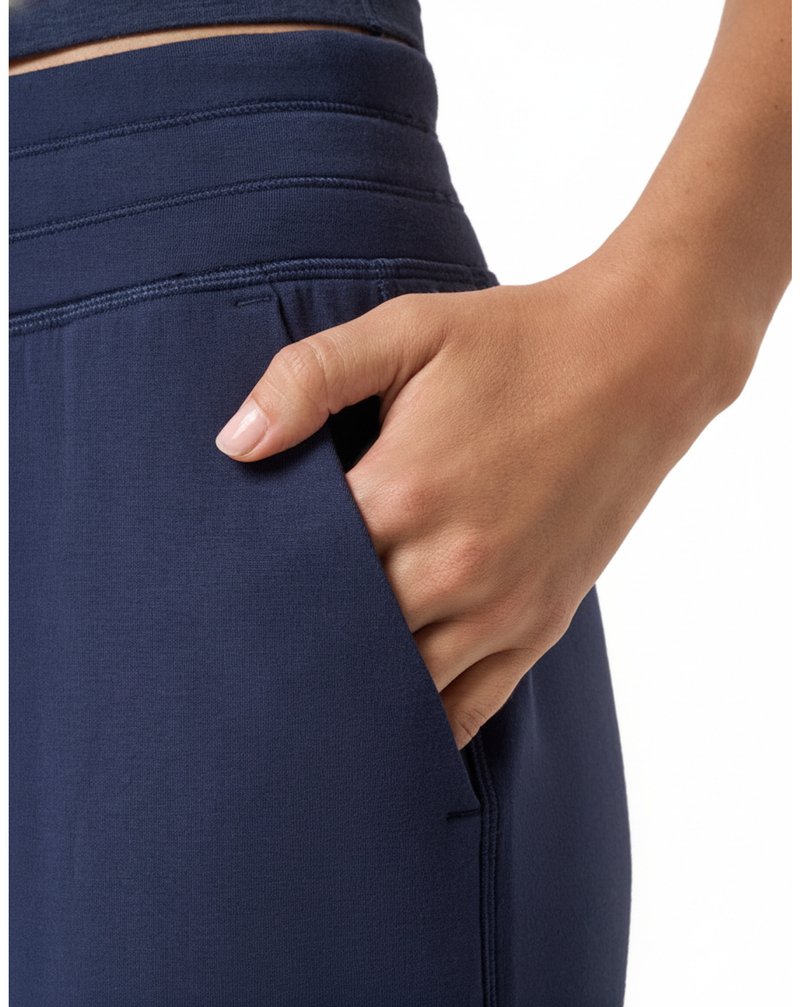Travis Mathew Skyloft Soft Ankle pantalones de mujer, navy blazer