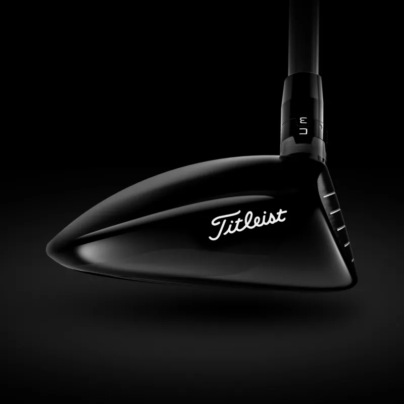 Posición del CG más profunda y adelantada de Titleist GT2