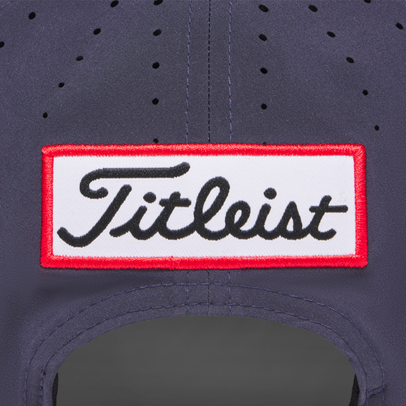 Bordado de logotipos y parches del Tour en Titleist Tour Breezer