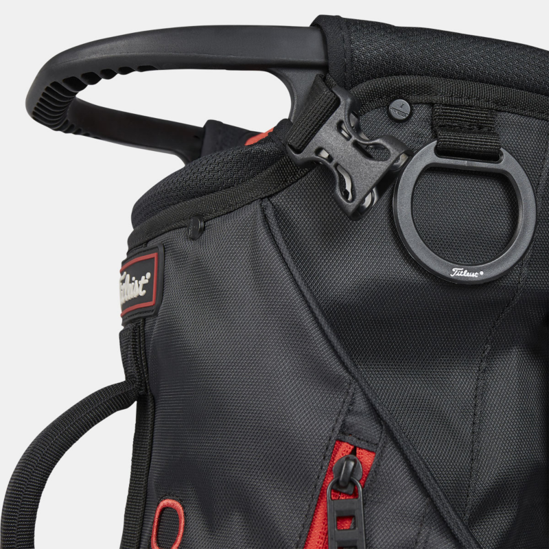 Asa en la boca superior de la bolsa Titleist Premium