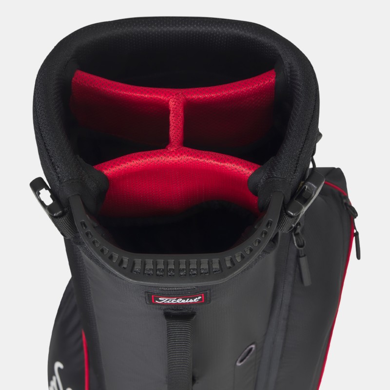 Boca superior ultraligera de 4 divisiones en la Titleist Players 4 Carbon