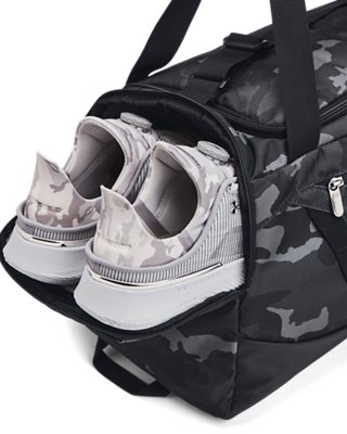 Dual water bottle side slip pockets on the Undeniable 5.0 Small Duffle Bag