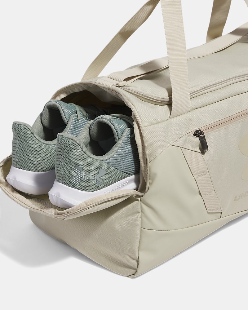 Bolsa de lona pequeña Under Armour Undeniable 5.0 – detalle del bolsillo para zapatos