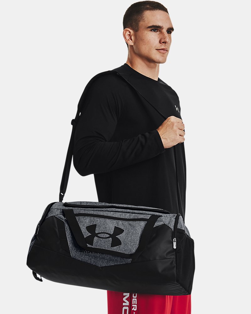 Estructura y durabilidad de la bolsa de deporte pequeña Under Armour Undeniable 5.0