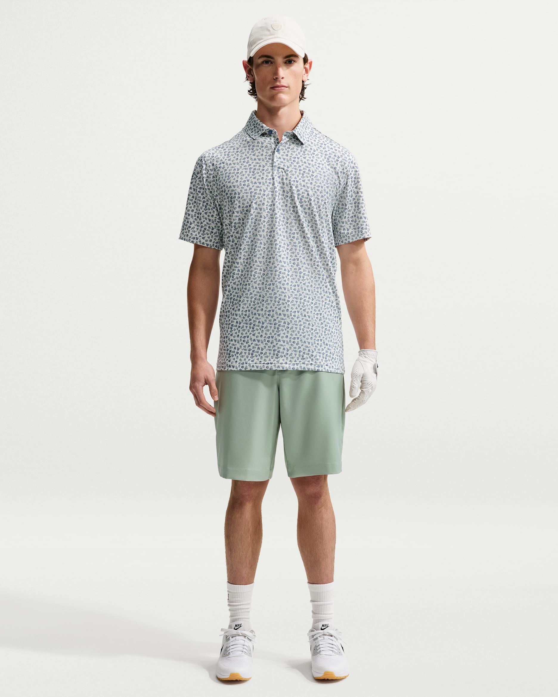 Nike Velocity Dri-FIT Golf Shorts en Jade Horizon / Wolf Grey – vista hasta la rodilla
