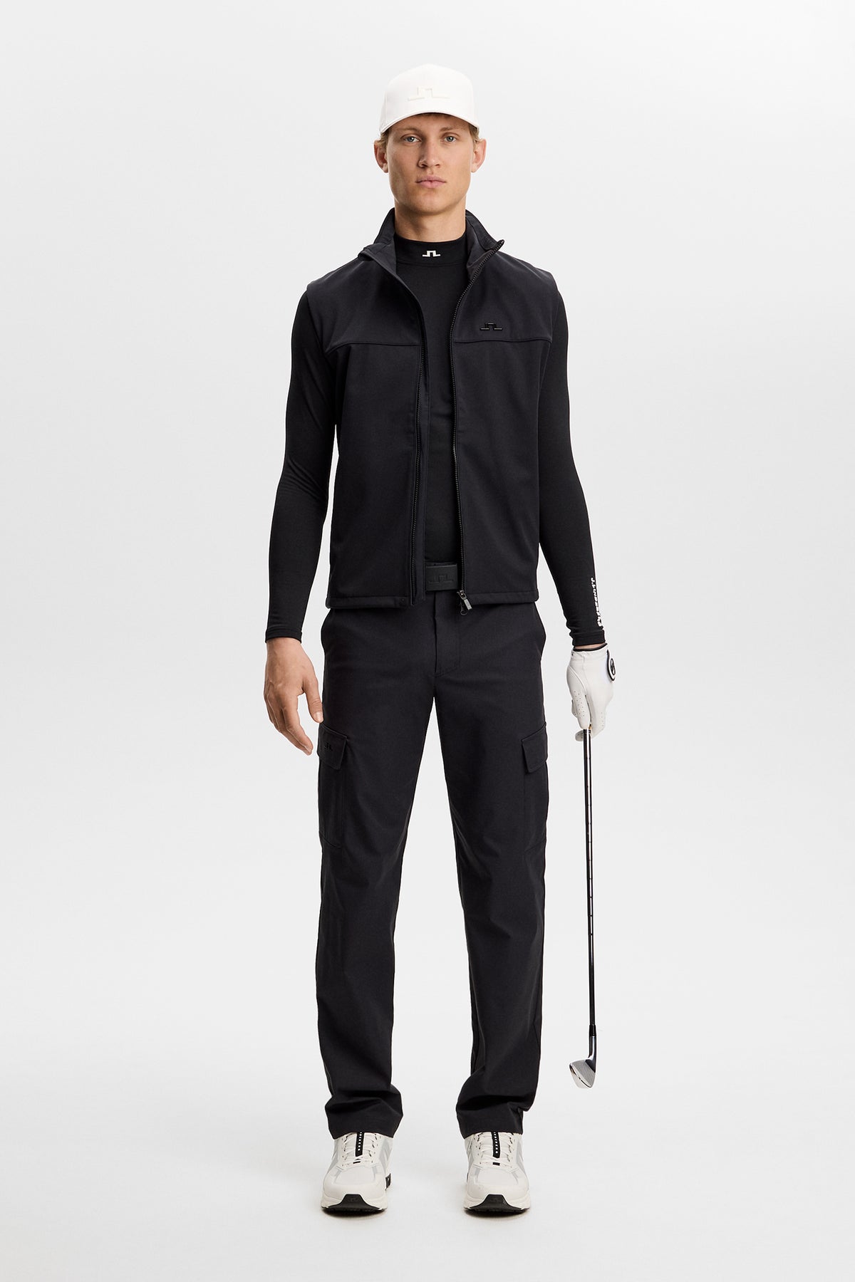 J.Lindeberg Ello Brushed Top Black – tejido de alto rendimiento que absorbe la humedad